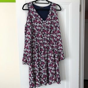 Long sleeve cold shoulder floral dress